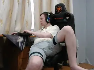 Chaturbate Live Sex Cam of iliaskrisloveee