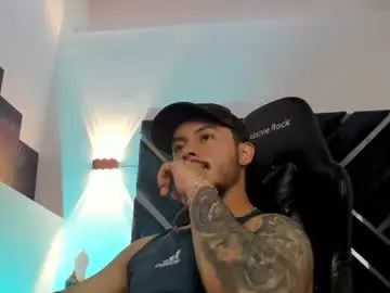 Chaturbate Nude Webcam of justin_whitejs