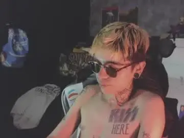 Chaturbate Live Sex Cam of acidmilo
