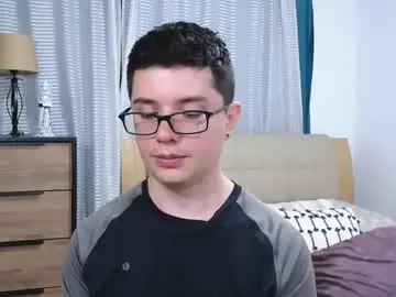 Chaturbate Live Sex Cam of kevinhunts