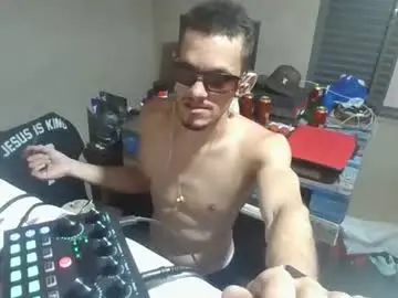 Chaturbate Live Sex Cam of numb_waiting
