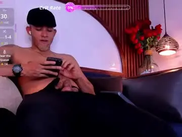 Chaturbate Live Porn of bento_fox