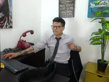 Chaturbate Live Sex Cam of aquilestaylor