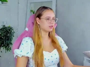 Chaturbate Live Sex Cam of miaa_hill