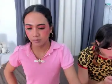 Chaturbate Live Sex Cam of hugecock_pretty123