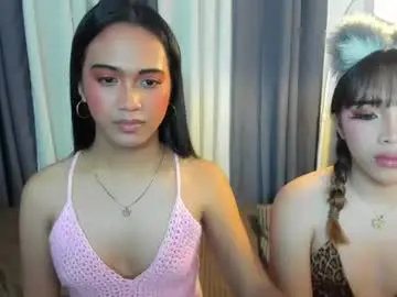 Chaturbate Live Sex Cam of hugecock_pretty123