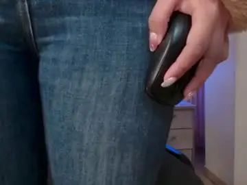 Chaturbate Free Porn Cam of sharlot_hs