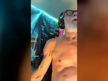 Chaturbate Live Sex of kiveuxmakeu