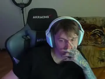 Chaturbate Free Porn Cam of aron_neall