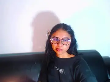 Chaturbate Free Porn Cam of bellaluxxs