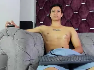 Chaturbate Live Porn of tonybenedetti