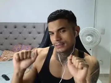 Chaturbate Live Sex Cam of juan_gomez_1