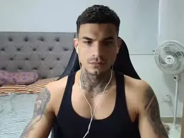 Chaturbate Live Sex Cam of juan_gomez_1