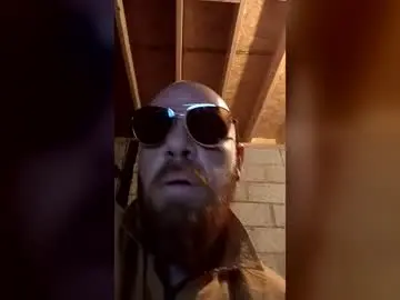 Chaturbate Live Sex of deedeeper747