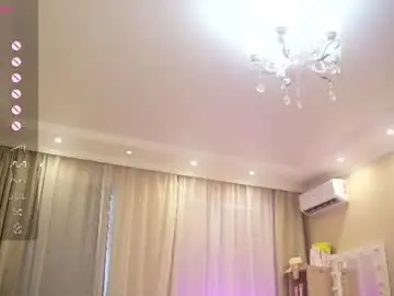 Chaturbate Live Sex Cam of queenelia