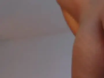 Chaturbate Sex Cam of ahvi_ebony