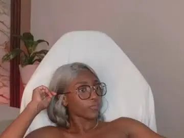 Chaturbate Adult Video Chat of ahvi_ebony