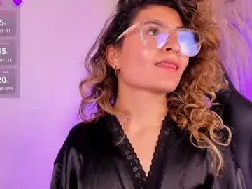 Chaturbate Free Live Porn of emilyjonesss_