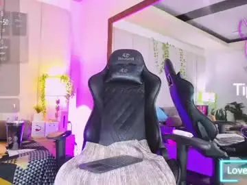 Chaturbate Watch Live Sex Cams of mia_rousse25