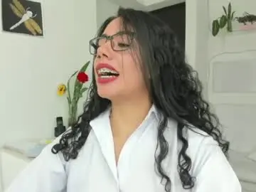 Chaturbate Live Sex Cam of paulina_dossantos