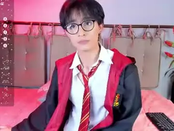 Chaturbate Live Sex Cam of cherryy_boy