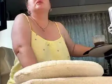 Chaturbate Live Sex Cam of mommy_goddess