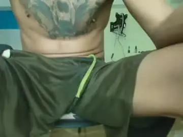 Chaturbate Live Sex Cam of lobo_cockk