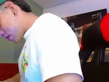 Chaturbate Free Live Porn of alexgiraldo__