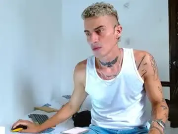 Chaturbate Live Porn of bray_hotboy