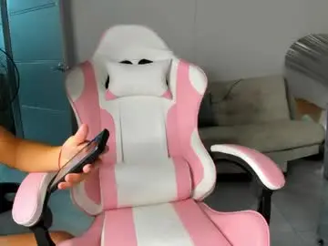 Chaturbate Live Sex Cam of horrny_18_victoria