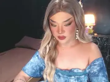 Chaturbate Adult Video Chat of hugecockchristine