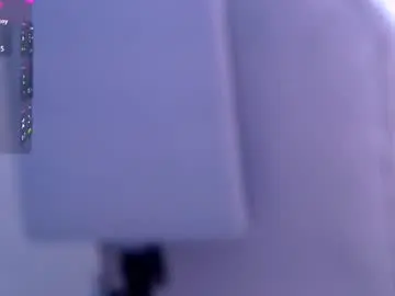 Chaturbate Live Sex Cam of lunaykross