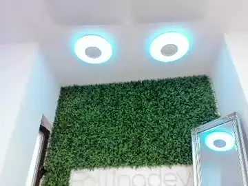 Chaturbate Live Sex Cam of hotfallingdevil
