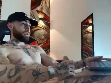 Chaturbate Free Porn Cam of luke_davis01