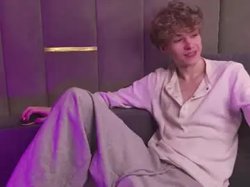 Chaturbate Adult Webcam of curlytwinkboy