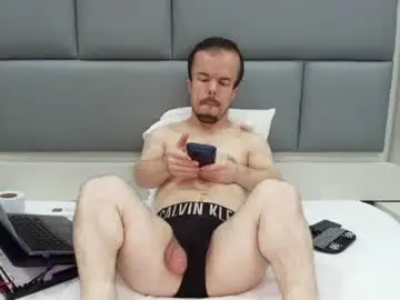 Chaturbate Adult Webcams of midgettripod1