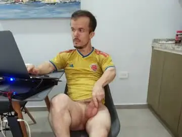 Chaturbate Best live sex cam show of midgettripod1