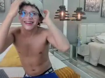 Chaturbate Live Sex Cam of zac_million