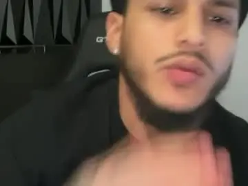 Chaturbate Free Live Porn of handsome_dick_swanger