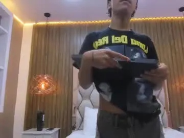 Chaturbate Live Sex Cam of adams_bobby