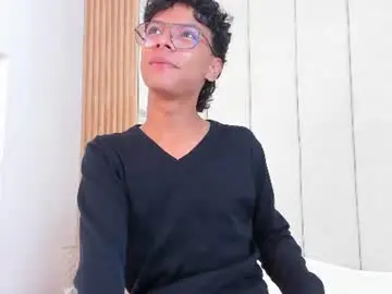 Chaturbate Live Sex Cam of adams_bobby