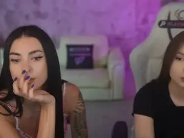 Chaturbate Live Sex Cam of kira0541