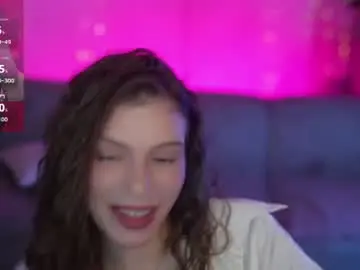 Chaturbate Live Sex Cam of kira0541
