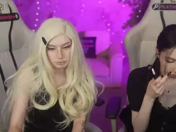 Chaturbate Live Sex Cam of kira0541