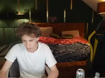 Chaturbate Sex Cam of kira0541