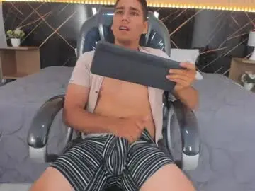 Chaturbate Live Porn of mauro_boy