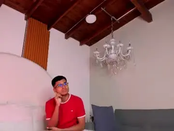 Chaturbate Best live sex cam show of thiagovega_