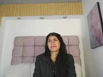 Chaturbate Live Porn of melodiroux_