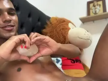 Chaturbate Free Porn Cam of david_hot44