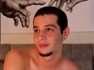 Chaturbate Best live sex cam show of isaacblaze_